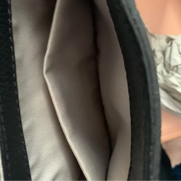 Mario Valentino crossbody bag. - Picture 4 of 8